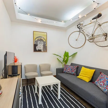 Remodeled Historical Apartment In The City Center Fundao Exterior photo