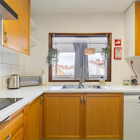 Remodeled Historical Apartment In The City Center Fundao Exterior photo