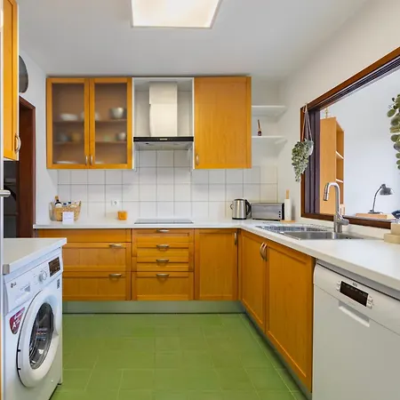 Remodeled Historical Apartment In The City Center Fundao Exterior photo