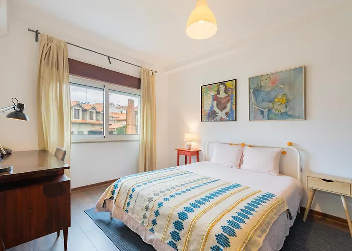 Remodeled Historical Apartment In The City Center