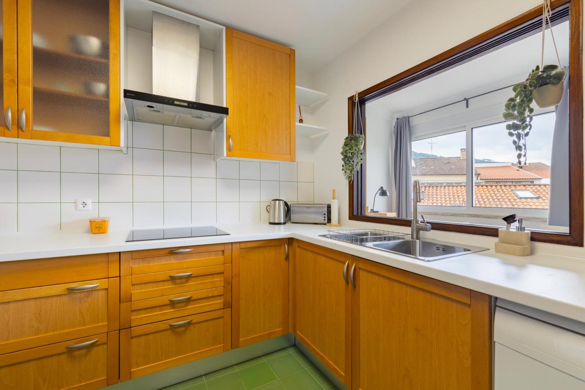 Remodeled Historical In The Center Apartment *