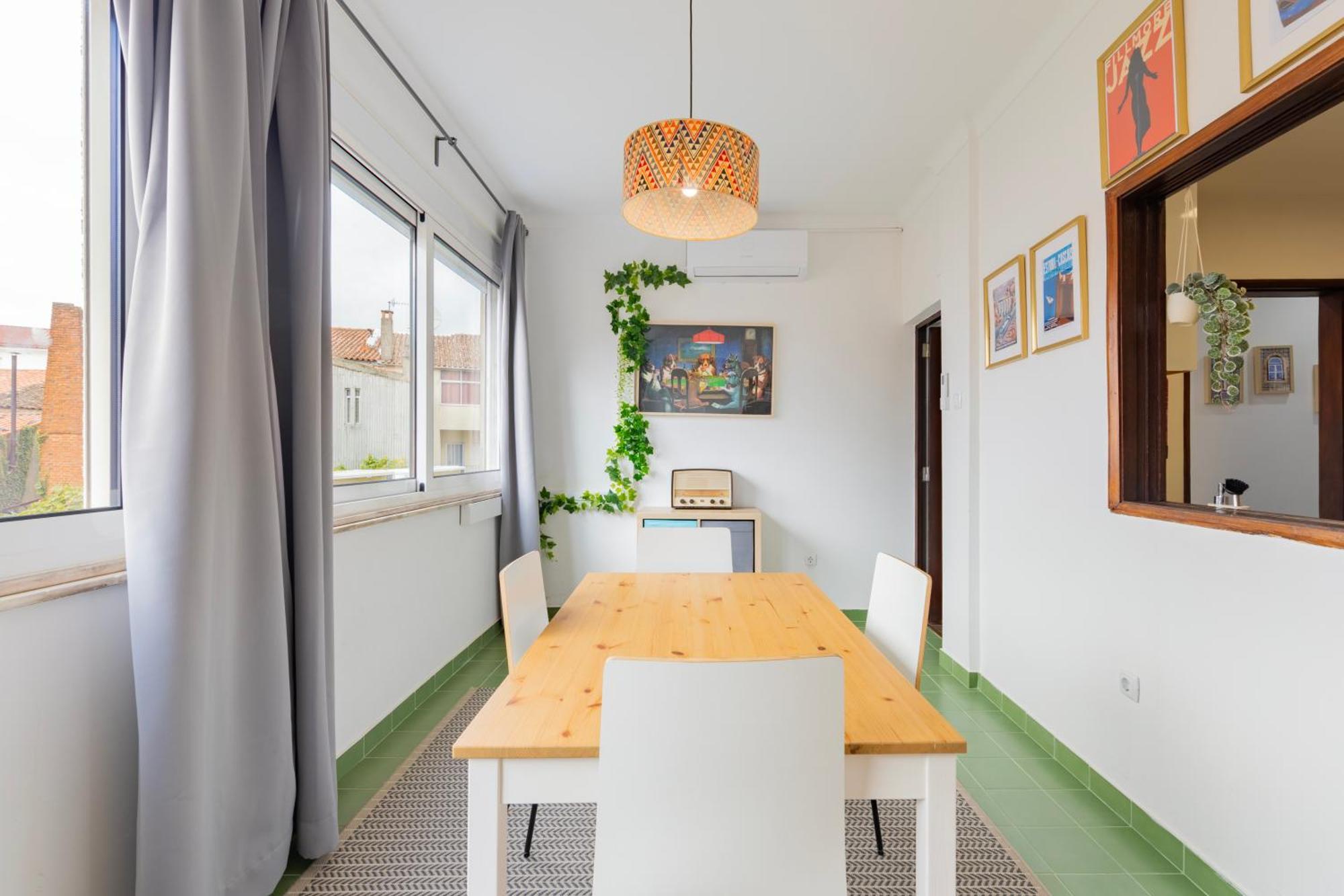 Remodeled Historical In The Center Apartment Fundao